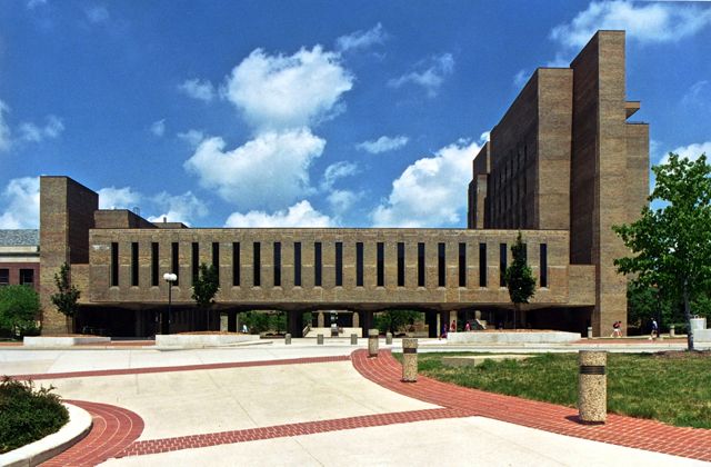 Michigan School of Dentistry (UMSD), i Ann Arbor, USA.
