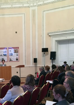 Sankt Petersburg Municipal Centre of Medical Prevention stod för värdskapet och konferensen inleddes med att Ane Kofod Petersen, Nordiska ministerrådet, Tatiana Zasukhinam, ordförande för Hälsokommittén och Aleksander Voronko, ordförande för Kulturkommittén i Sankt Petersburg hälsade välkomna.